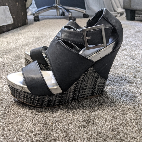 Black Wedges - Picture 1 of 3